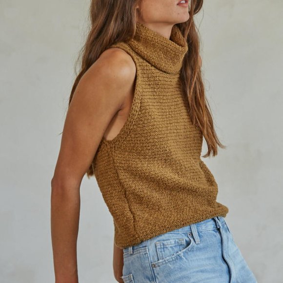 Salma Turtle Neck - Picture 3 of 3